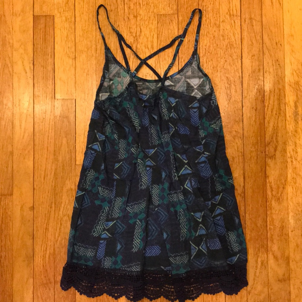 Cute patterned tank - Picture 2 of 2